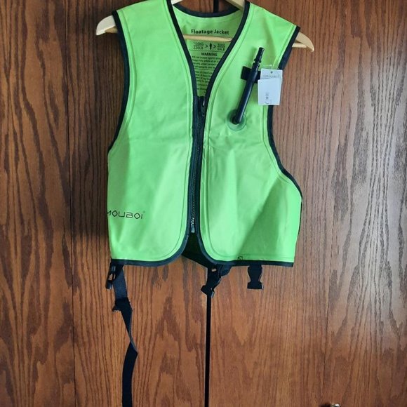 NEW ! Omouboi Floatage Jacket Swimming Sport Adult Lightweight Green Sz 58x49 Cm - Picture 1 of 3